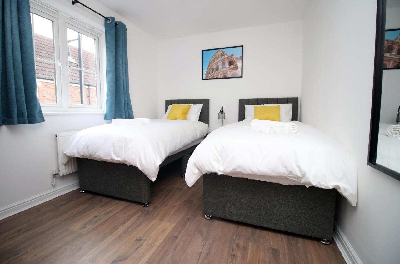 Delft - Spacious Home, High Speed Wi-Fi, Free Parking, Terrace Swindon Exterior foto